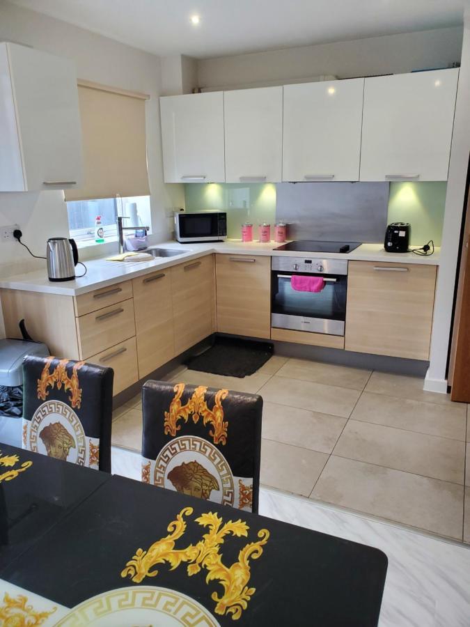 Beautiful & Elegant 2 Bed Room House Manchester Eksteriør bilde